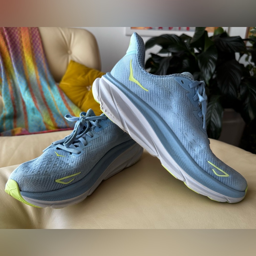 Hoka Clifton 9 Running Shoes - Women’s Size 8.5 - Dusk/Pink Twilight